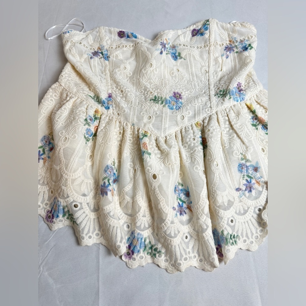 QuietStorm Jodie Strapless Embroidered Top with Sweetheart Neckline in Floral - Picture 4 of 10